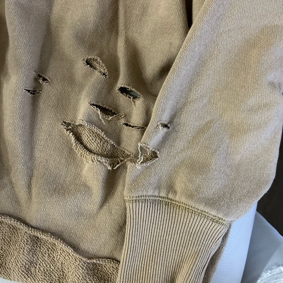 💥PRICE⬇️
Aerie • Tan Sweat Shirt w/ Rips • Size M • - Picture 3 of 8